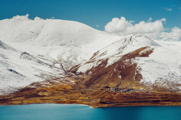 tibetian highland - sunrise asia china climbing imagens e fotografias de stock