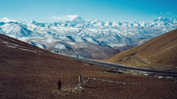 panorama del himalaya en el monte everest - lhasa fotografías e imágenes de stock