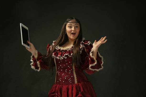 medieval young woman in old-fashioned costume - princess women duchesses renaissance imagens e fotografias de stock