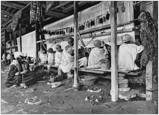 ilustraciones, imágenes clip art, dibujos animados e iconos de stock de fotografía antigua del imperio británico: tejido de alfombras en la india - british colony