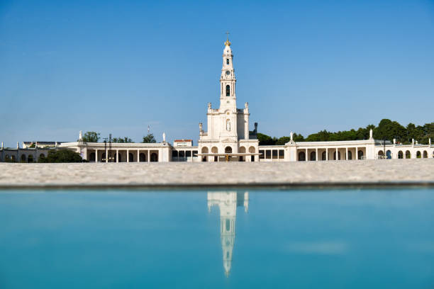 the fatima sanctuary and pilgrimage destination in portugal - fatima imagens e fotografias de stock