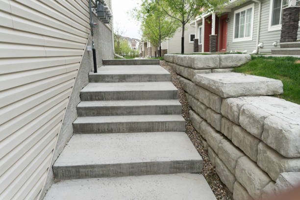 istock Walkway in Apartment block with small retaining wall 1204544880