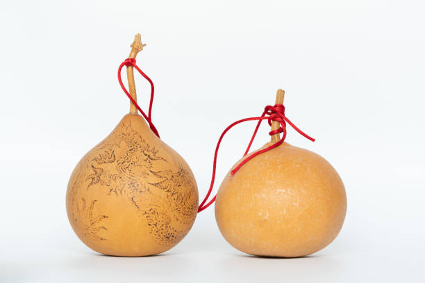 Chinese gourd, carved dragon pattern，Chinese Calabash decorations ，Chinese traditional auspicious gourd ornaments