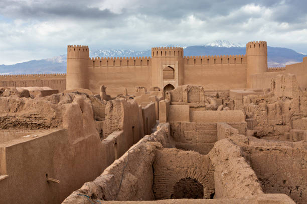 historique rayen fort, kerman, iran - téhéran photos et images de collection