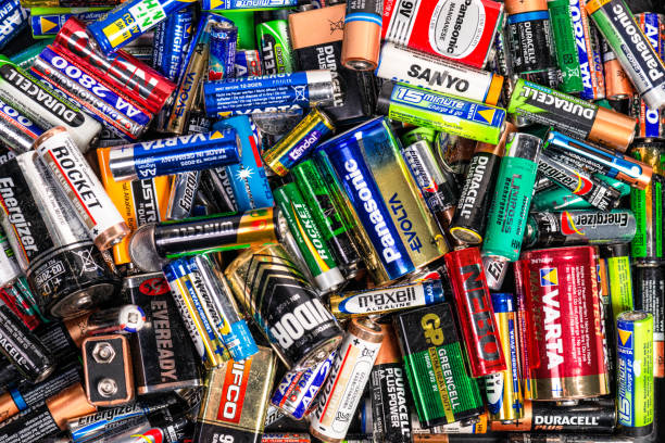 gran colección de baterías - batería fotos fotografías e imágenes de stock