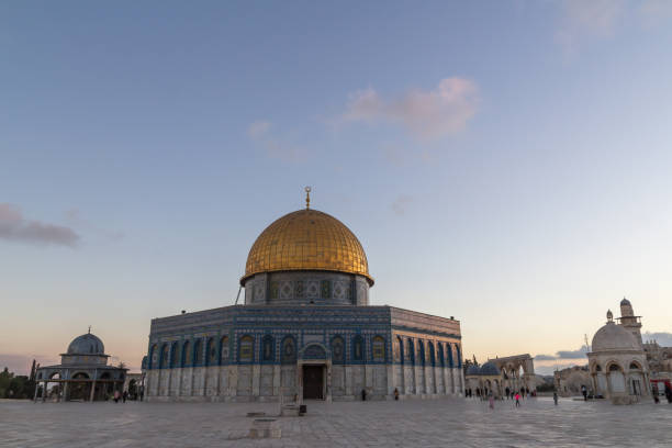 kuppel des felsens - dome of the rock jerusalem israel arch stock-fotos und bilder