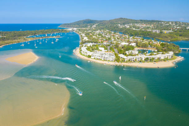 noosa heads, queensland, australien - coastline noosa heads australia landscape stock-fotos und bilder