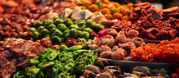 traditional honey cakes the colors of the souk djemma el fna square stock pictures, royalty-free photos & images