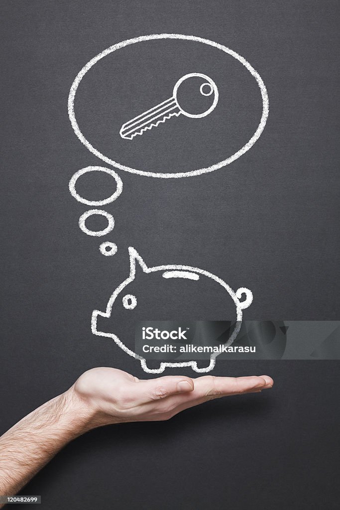 chalkboard con mano, Salvadanaio a porcellino e bolla di pensiero - Foto stock royalty-free di Automobile