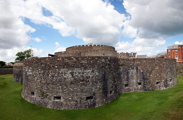 paredes de negócio castelo - deal kent - fotografias e filmes do acervo