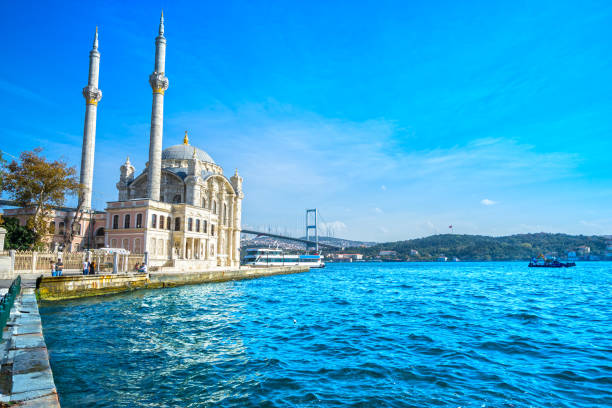 오르타코이 모스크, 이스탄불, 터키 - ortakoy mosque bridge bosphorus istanbul 뉴스 사진 이미지