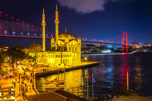 meczet ortakoy, stambuł, turcja - ortakoy mosque bridge bosphorus istanbul zdjęcia i obrazy z banku zdjęć