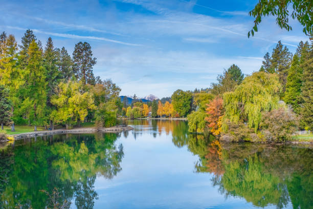 istock Drake Park and Mirror Pond 1204894439