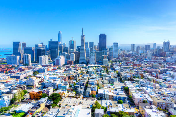 horizonte urbano de são francisco, califórnia, eua - san francisco bay aerial view san francisco county san francisco bay area - fotografias e filmes do acervo