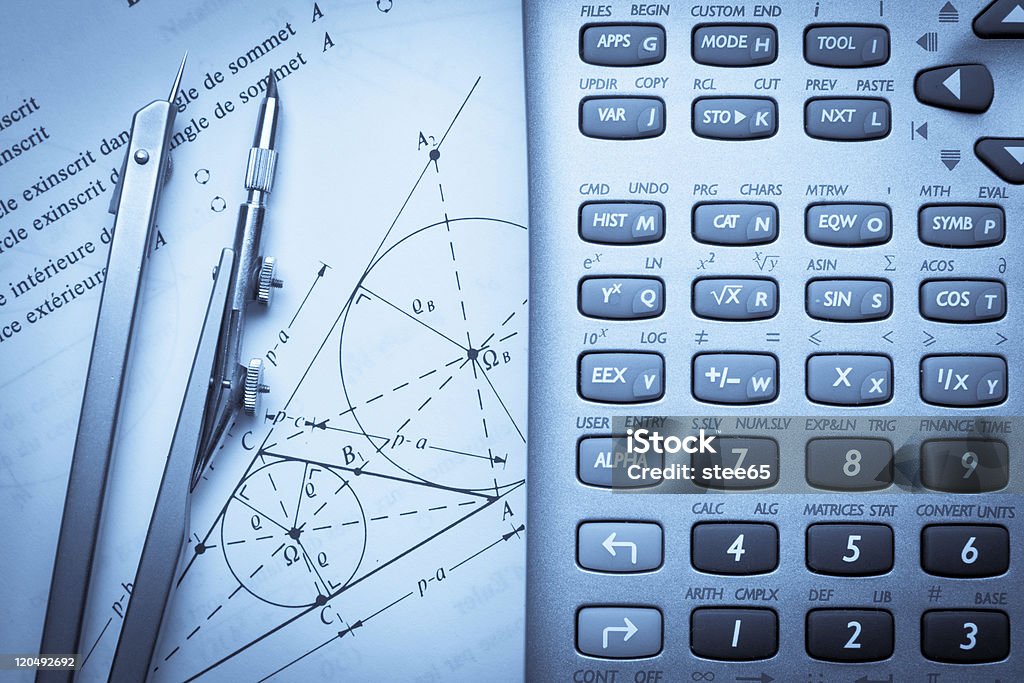 Matematica istruzioni con una bussola e Calcolatrice - Foto stock royalty-free di Corso di matematica