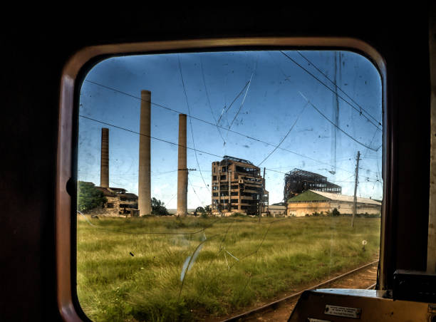 ruins of the hershey´s sugar mill in cuba - hersheys imagens e fotografias de stock