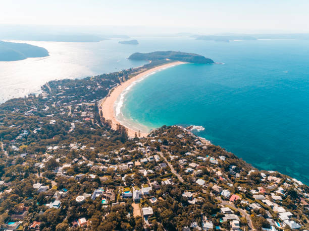 istock Palm Beach shoreline, Sydney, Australia 1204956163