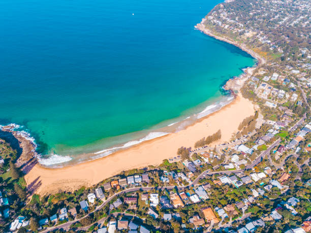 istock Palm Beach shoreline, Sydney, Australia 1204956337