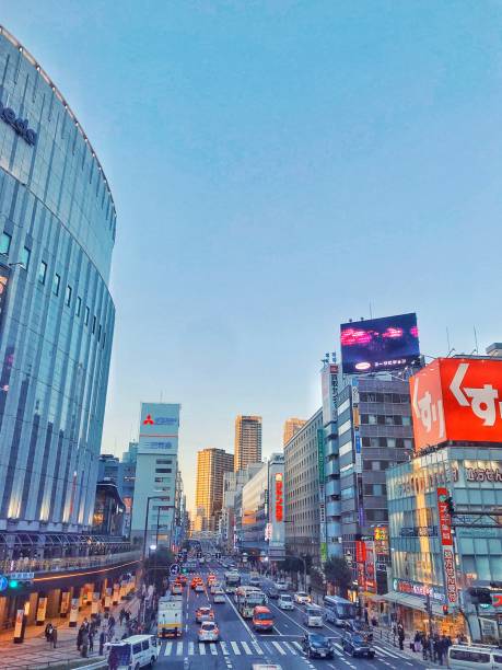 stadtlandschaft in osaka, japan - umeda stock-fotos und bilder