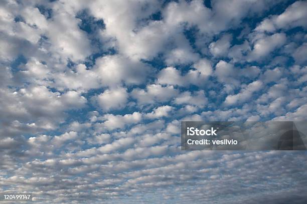 Россыпь Clouds — стоковые фотографии и другие картинки Без людей - Без людей, Горизонтальный, Конденсат