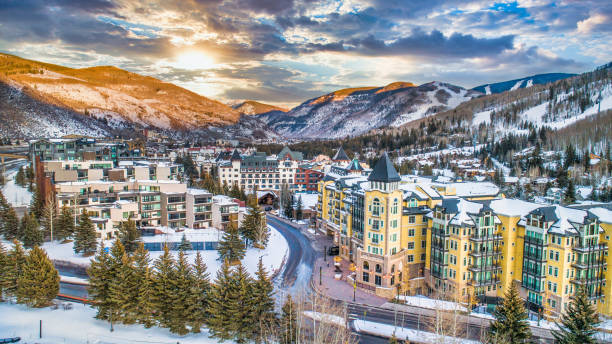 vail, colorado, usa drone village skyline aerial - estância de esqui imagens e fotografias de stock