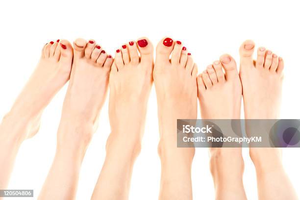 Bella Donna A Piedi Nudi - Fotografie stock e altre immagini di Bellezza - Bellezza, Donne, Pedicure