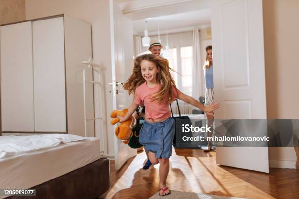 Alla Spiaggia - Fotografie stock e altre immagini di Albergo - Albergo, Famiglia, Vacanze