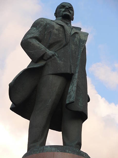 istock Monument of Lenin in Moscow 120514423