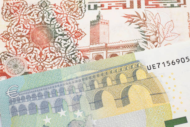220 Algerian Dinar Photos Taleaux Et Images Libre De Droits IStock 220-algerian-dinar-photos-taleaux-et-images-libre-de-droits-istock
