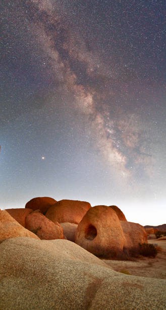 istock Mars and Milky Way Over White Tank 1205190787