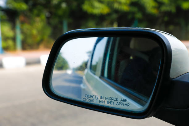espelho lateral do carro para condução segura - rear view mirror car mirror sun - fotografias e filmes do acervo