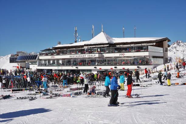 ischgl - idalp - ski resort winter ski slope ski lift - fotografias e filmes do acervo