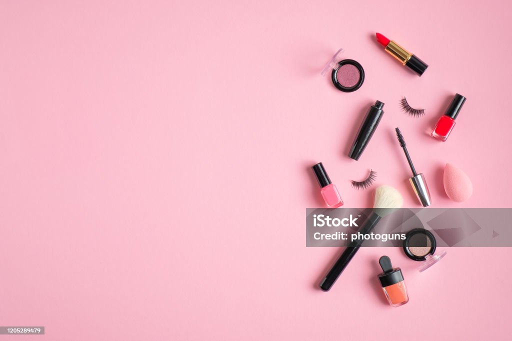Maquillaje Productos Sobre Fondo De Color Pastel Rosa Con Espacio De Copia  Conjunto De Maquillaje De Lujo Y Cosméticos De Belleza Plano Vista Superior  Plantilla De Banner De Blog De Moda O
