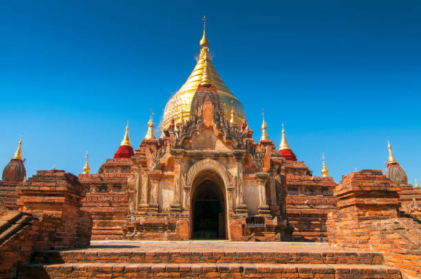 храм пагоды дхаммаязика на равнине баган, баган, мьянма (бирма). - dhammayazika стоковые фото и изображения