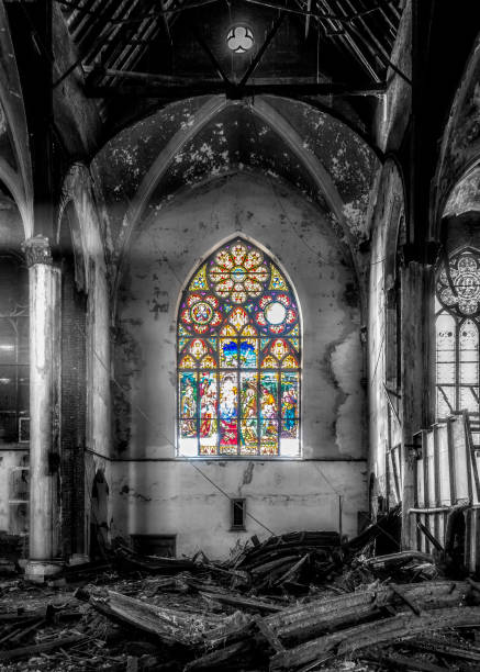 piękno w środku zniszczenia - abandoned church indoors dirty zdjęcia i obrazy z banku zdjęć