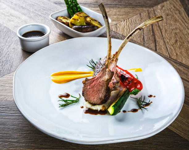 lamb chops - food elegance cutlet restaurant imagens e fotografias de stock