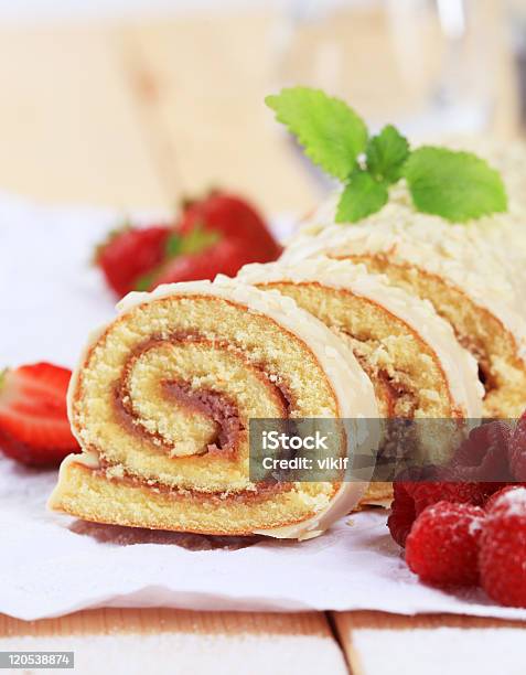 Swiss Roll Stockfoto und mehr Bilder von Biskuitrolle - Biskuitrolle, Brötchen, Dessert