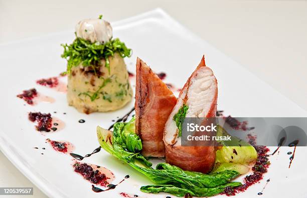 Pike Poleiro Com Bacon - Fotografias de stock e mais imagens de Alface - Alface, Almoço, Amarelo