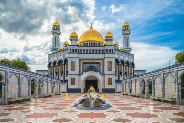 istock Jame Asr Hassanil Bolkiah Mosque 1205419808