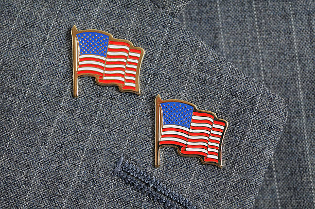 zwei flagge pins - revers stock-fotos und bilder