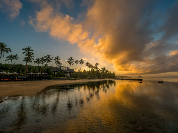 lever de soleil à la côte de corail - sunrise point photos et images de collection