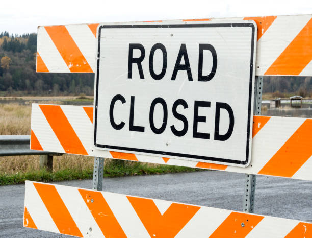 Road closed traffic sign Road closed traffic sign on the street road closed sign horizontal road nobody stock pictures, royalty-free photos & images