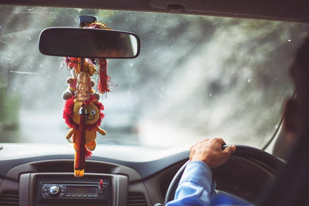 ヒマラヤインドの山の交通渋滞 - accident taxi driving tourist ストックフォトと画像