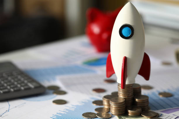 istock Space ship and investment income 1205530657