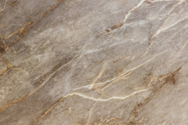 motivo in marmo marrone e bianco con striature dorato. texture astratta e sfondo. - marble gold macro stone foto e immagini stock