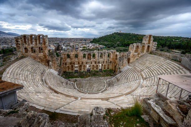 одеон ирода аттикуса - herodes atticus стоковые фото и изображения