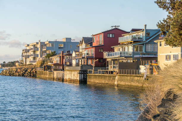 cerrar casas frente al mar 3 - coastal property fotografías e imágenes de stock