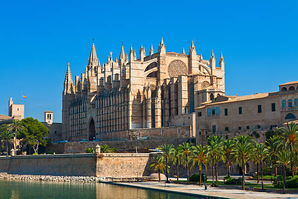 istock Kathedrale La Seu Palma de Mallorca 120560165