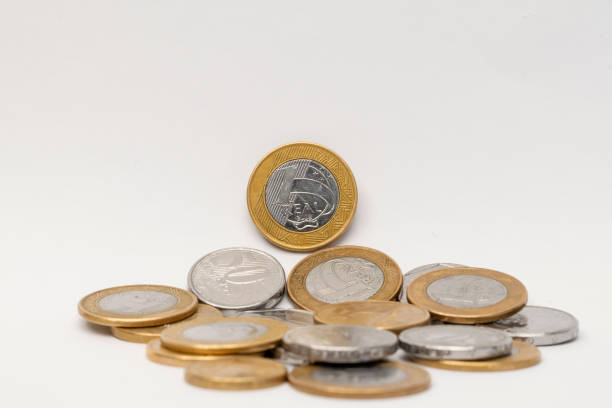 istock Brazilian money coins 1205611679