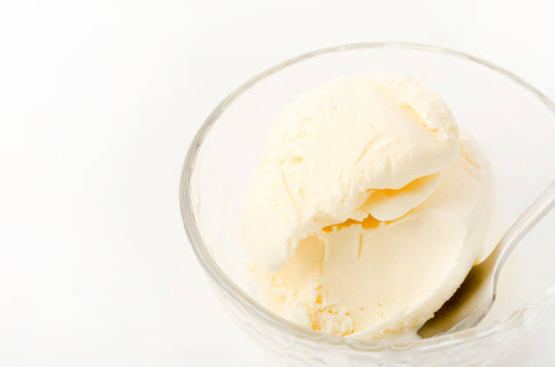 tigela de sorvete de baunilha - ice cream vanilla ice cream bowl white - fotografias e filmes do acervo
